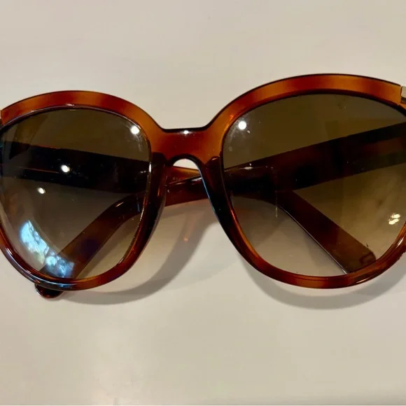 Authentic Chloe Brown Oversized Sunglasses - Picture 2 of 6